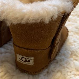 Infant Uggs, size 2/3
